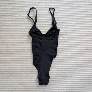 NWOT SKIMS Seamless Sculpt Thong Bodysuit